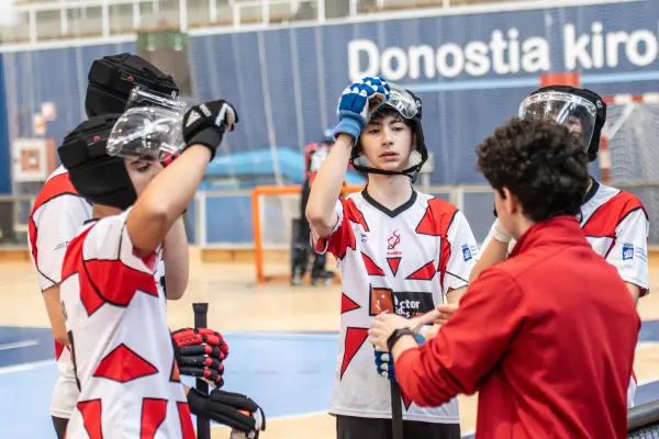 Fotos del partido CD MUNDAIZ B - GATIKAKO IUSTURI [9]