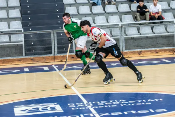 Fotos del partido C.D. MUNDAIZ - OBERENA AUTOESCUELA INDURAIN [32]