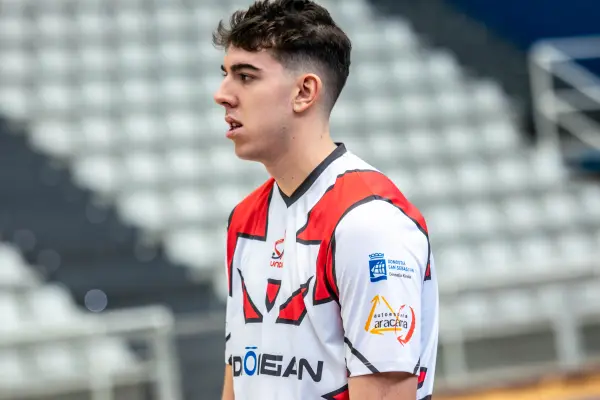 Fotos del partido C.D. MUNDAIZ - OBERENA AUTOESCUELA INDURAIN [46]