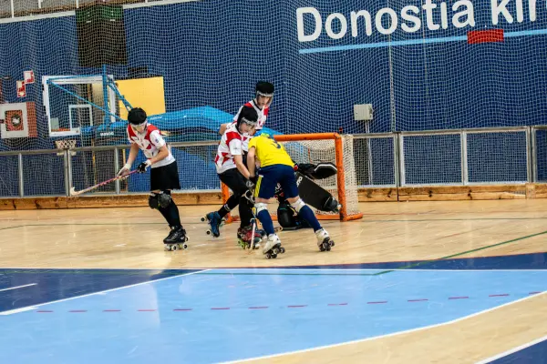 Fotos del partido C.D. MUNDAIZ - R.C. JOLASETA B [50]