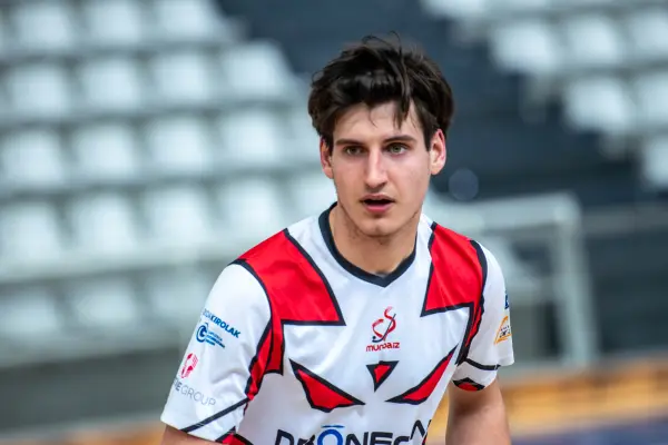 Fotos del partido C.D. MUNDAIZ - R.S. TENIS [77]