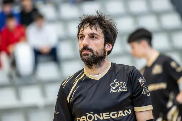 Fotos del partido C.D. MUNDAIZ - OBERENA AUTOESCUELA INDURAIN [5]