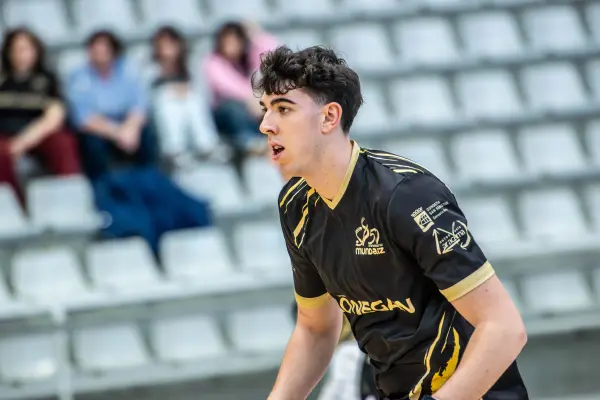 Fotos del partido C.D. MUNDAIZ - OBERENA AUTOESCUELA INDURAIN [30]
