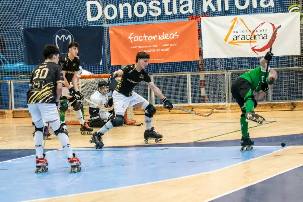 Fotos del partido C.D. MUNDAIZ - OBERENA AUTOESCUELA INDURAIN [32]